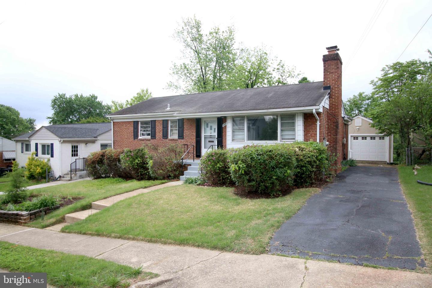 5932 1ST ST N, ARLINGTON, Virginia 22203, 3 Bedrooms Bedrooms, ,2 BathroomsBathrooms,Residential,For sale,5932 1ST ST N,VAAR2056258 MLS # VAAR2056258