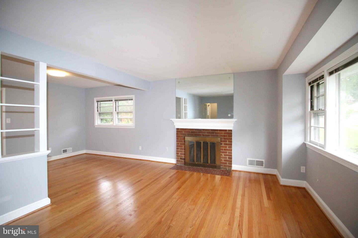 5932 1ST ST N, ARLINGTON, Virginia 22203, 3 Bedrooms Bedrooms, ,2 BathroomsBathrooms,Residential,For sale,5932 1ST ST N,VAAR2056258 MLS # VAAR2056258