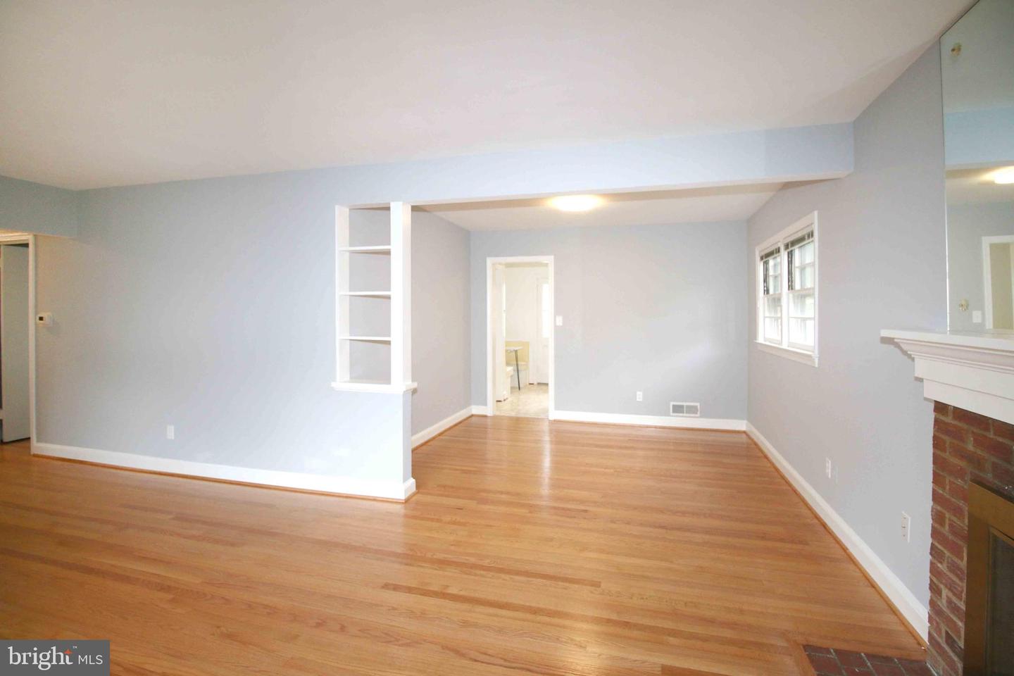 5932 1ST ST N, ARLINGTON, Virginia 22203, 3 Bedrooms Bedrooms, ,2 BathroomsBathrooms,Residential,For sale,5932 1ST ST N,VAAR2056258 MLS # VAAR2056258