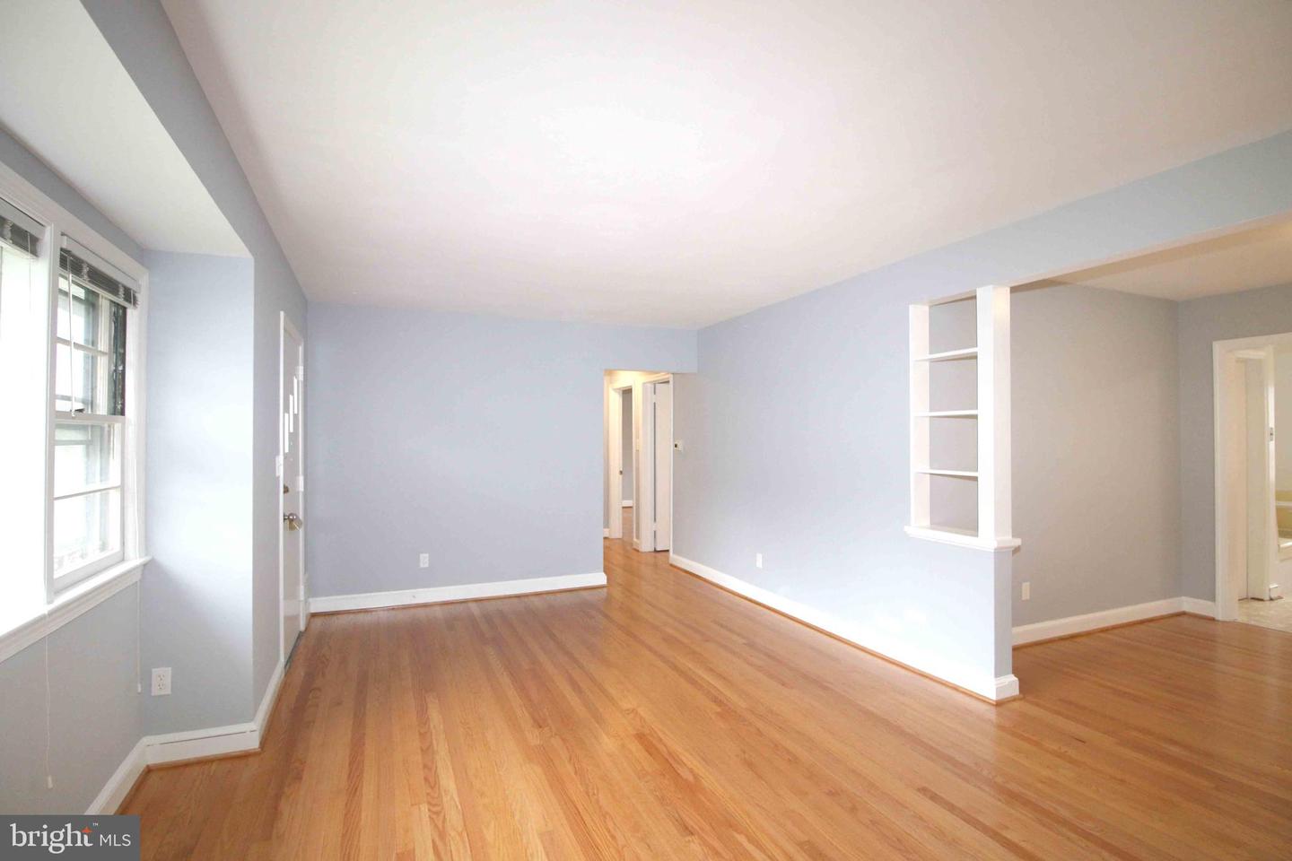 5932 1ST ST N, ARLINGTON, Virginia 22203, 3 Bedrooms Bedrooms, ,2 BathroomsBathrooms,Residential,For sale,5932 1ST ST N,VAAR2056258 MLS # VAAR2056258