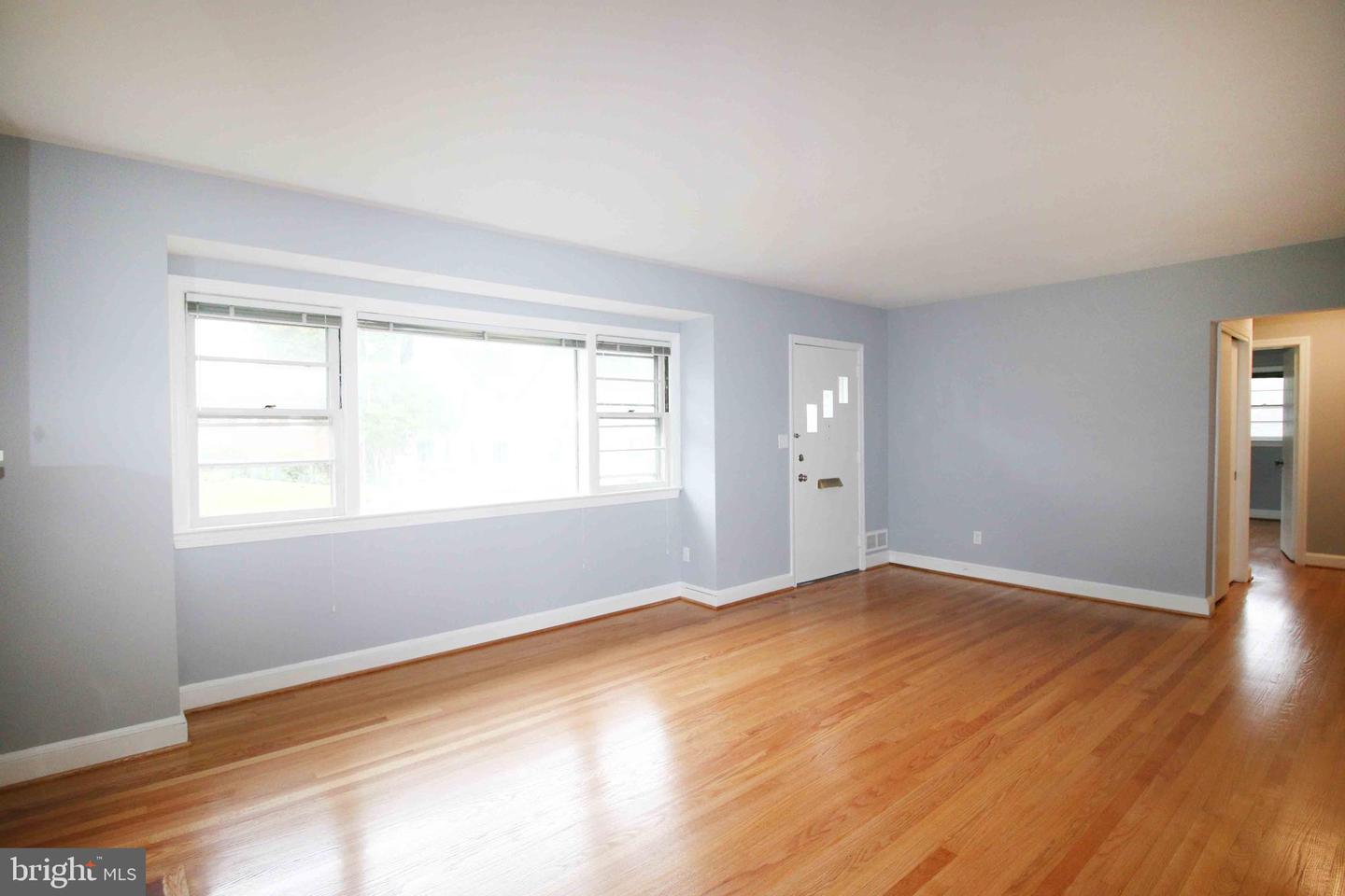 5932 1ST ST N, ARLINGTON, Virginia 22203, 3 Bedrooms Bedrooms, ,2 BathroomsBathrooms,Residential,For sale,5932 1ST ST N,VAAR2056258 MLS # VAAR2056258