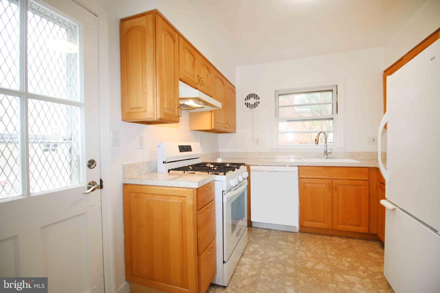 5932 1ST ST N, ARLINGTON, Virginia 22203, 3 Bedrooms Bedrooms, ,2 BathroomsBathrooms,Residential,For sale,5932 1ST ST N,VAAR2056258 MLS # VAAR2056258