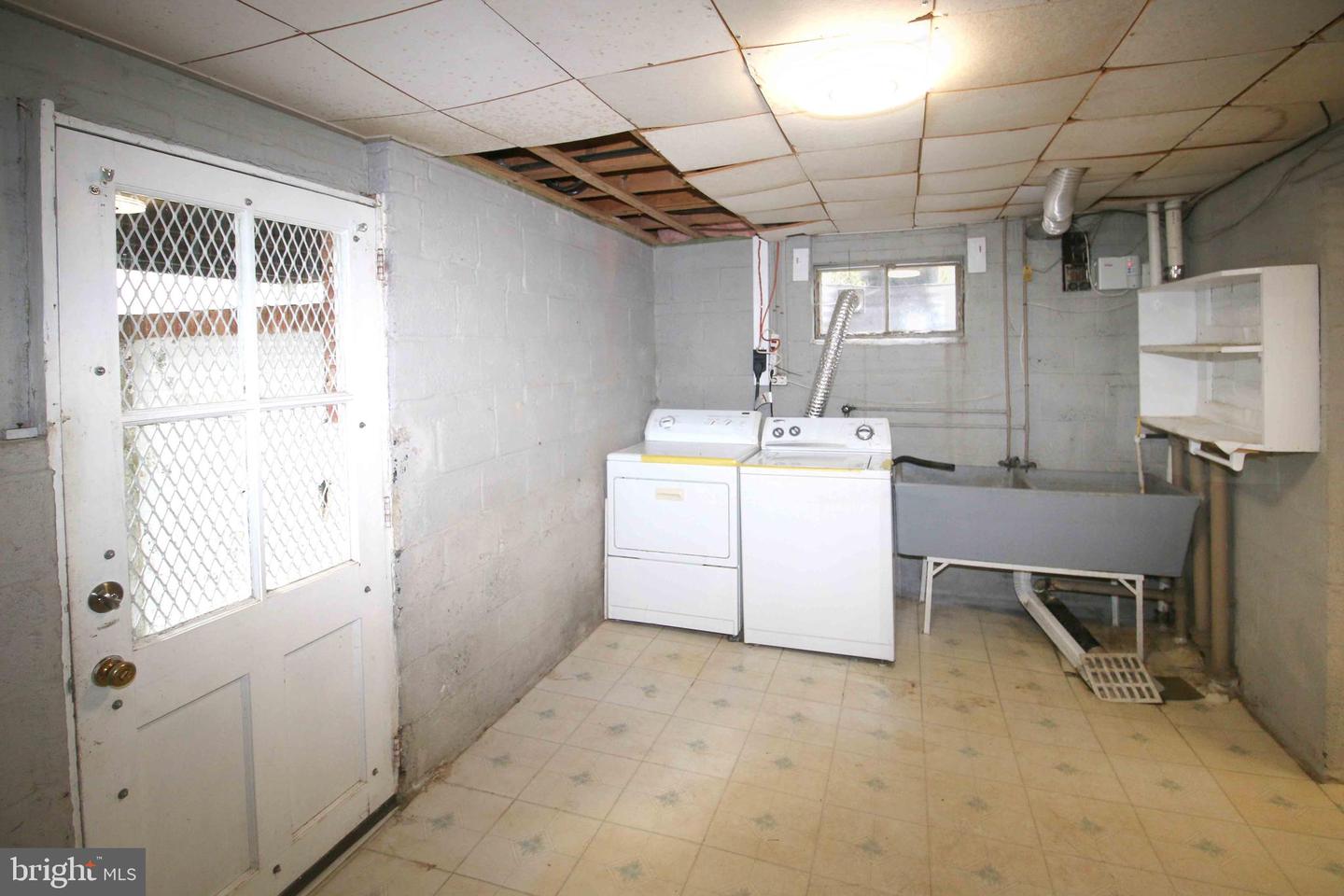 5932 1ST ST N, ARLINGTON, Virginia 22203, 3 Bedrooms Bedrooms, ,2 BathroomsBathrooms,Residential,For sale,5932 1ST ST N,VAAR2056258 MLS # VAAR2056258
