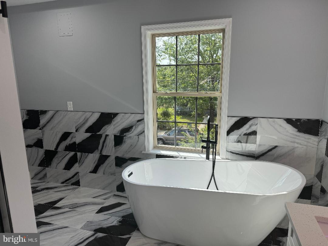 4623 QUARLES ST NE, WASHINGTON, District Of Columbia 20019, 6 Bedrooms Bedrooms, ,6 BathroomsBathrooms,Residential,For sale,4623 QUARLES ST NE,DCDC2196438 MLS # DCDC2196438
