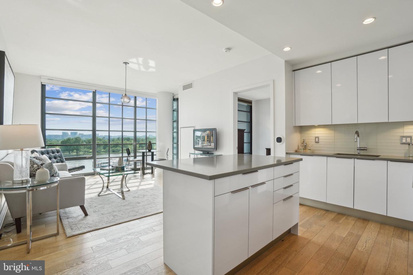 45 SUTTON SQ SW #602, WASHINGTON, District Of Columbia 20024, 1 Bedroom Bedrooms, ,1 BathroomBathrooms,Residential,For sale,45 SUTTON SQ SW #602,DCDC2196408 MLS # DCDC2196408