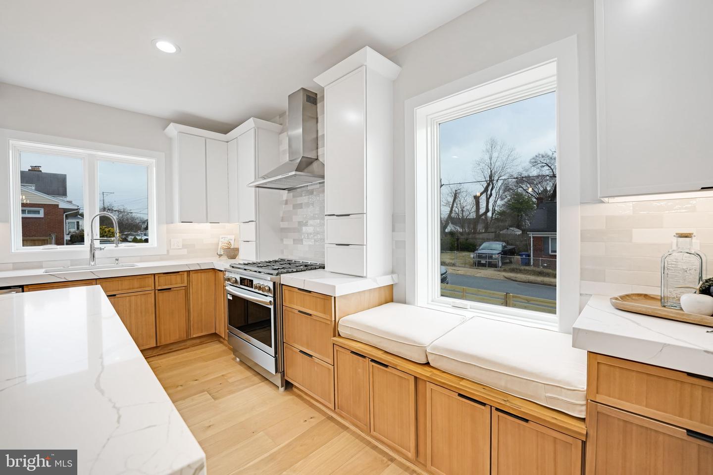 1731 S NELSON ST, ARLINGTON, Virginia 22204, 5 Bedrooms Bedrooms, ,5 BathroomsBathrooms,Residential,For sale,1731 S NELSON ST,VAAR2056464 MLS # VAAR2056464