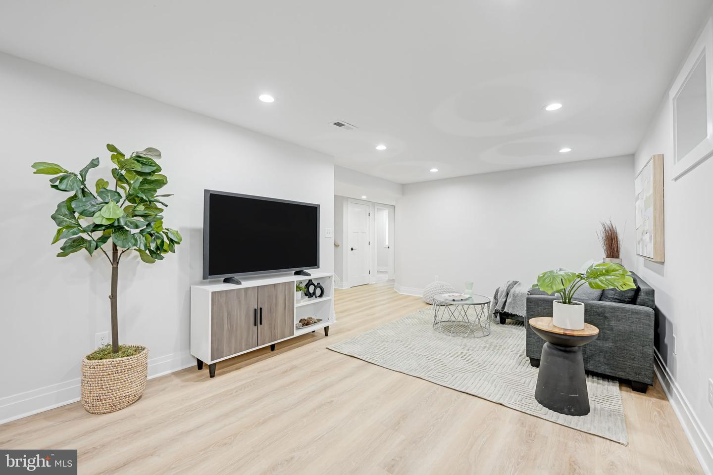 1731 S NELSON ST, ARLINGTON, Virginia 22204, 5 Bedrooms Bedrooms, ,5 BathroomsBathrooms,Residential,For sale,1731 S NELSON ST,VAAR2056464 MLS # VAAR2056464