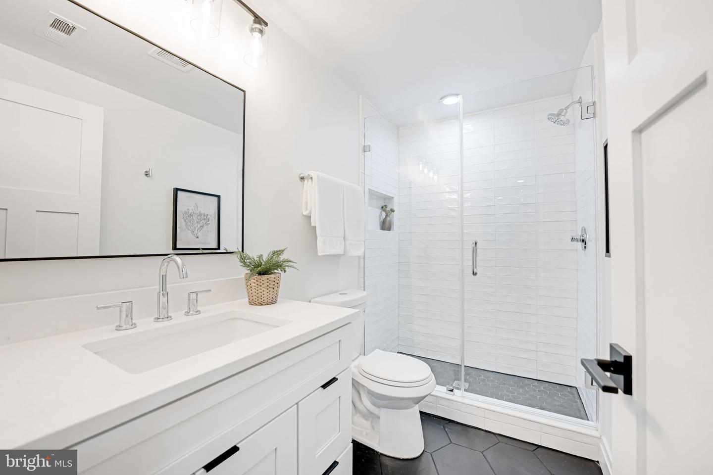 1731 S NELSON ST, ARLINGTON, Virginia 22204, 5 Bedrooms Bedrooms, ,5 BathroomsBathrooms,Residential,For sale,1731 S NELSON ST,VAAR2056464 MLS # VAAR2056464