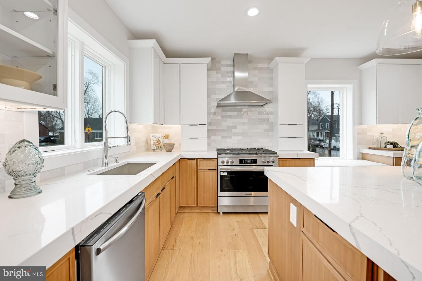 1731 S NELSON ST, ARLINGTON, Virginia 22204, 5 Bedrooms Bedrooms, ,5 BathroomsBathrooms,Residential,For sale,1731 S NELSON ST,VAAR2056464 MLS # VAAR2056464