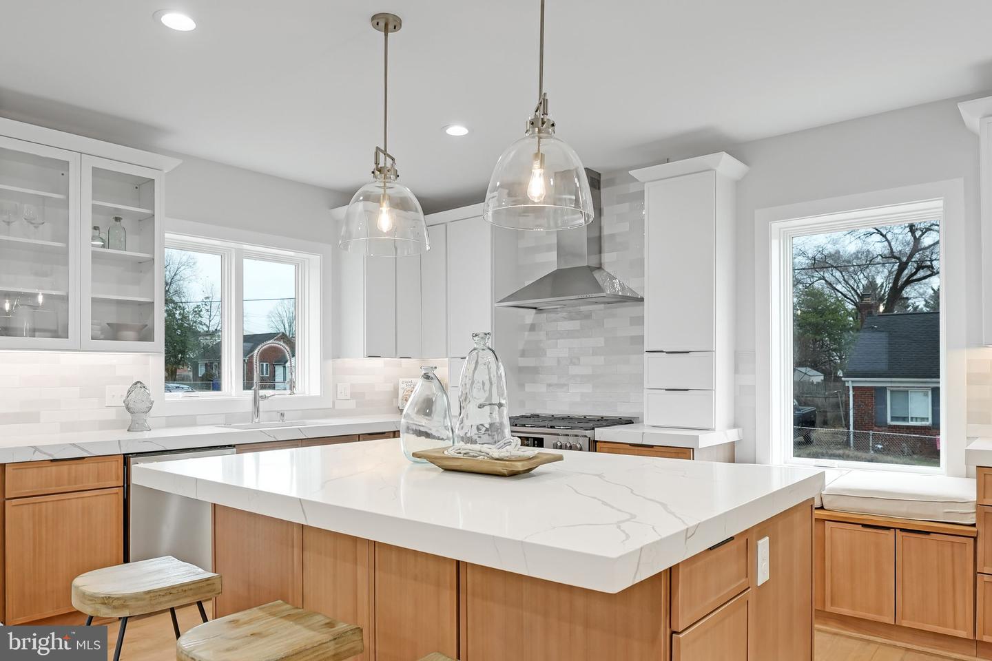 1731 S NELSON ST, ARLINGTON, Virginia 22204, 5 Bedrooms Bedrooms, ,5 BathroomsBathrooms,Residential,For sale,1731 S NELSON ST,VAAR2056464 MLS # VAAR2056464