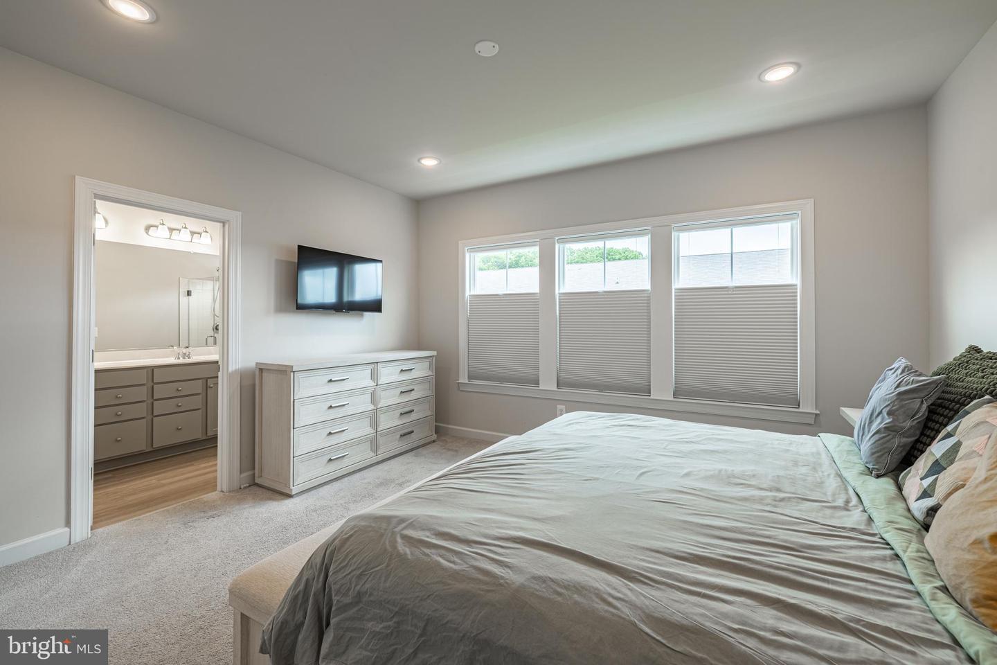 7207 MOUNTAINEER DR, ALEXANDRIA, Virginia 22306, 3 Bedrooms Bedrooms, ,2 BathroomsBathrooms,Residential,For sale,7207 MOUNTAINEER DR,VAFX2236028 MLS # VAFX2236028