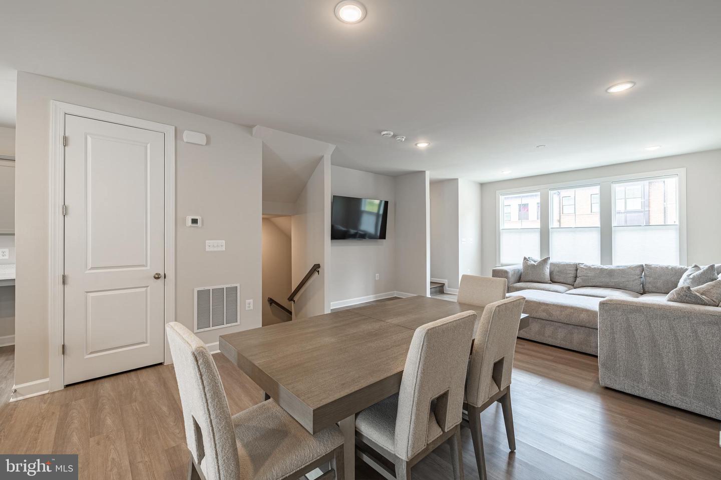 7207 MOUNTAINEER DR, ALEXANDRIA, Virginia 22306, 3 Bedrooms Bedrooms, ,2 BathroomsBathrooms,Residential,For sale,7207 MOUNTAINEER DR,VAFX2236028 MLS # VAFX2236028