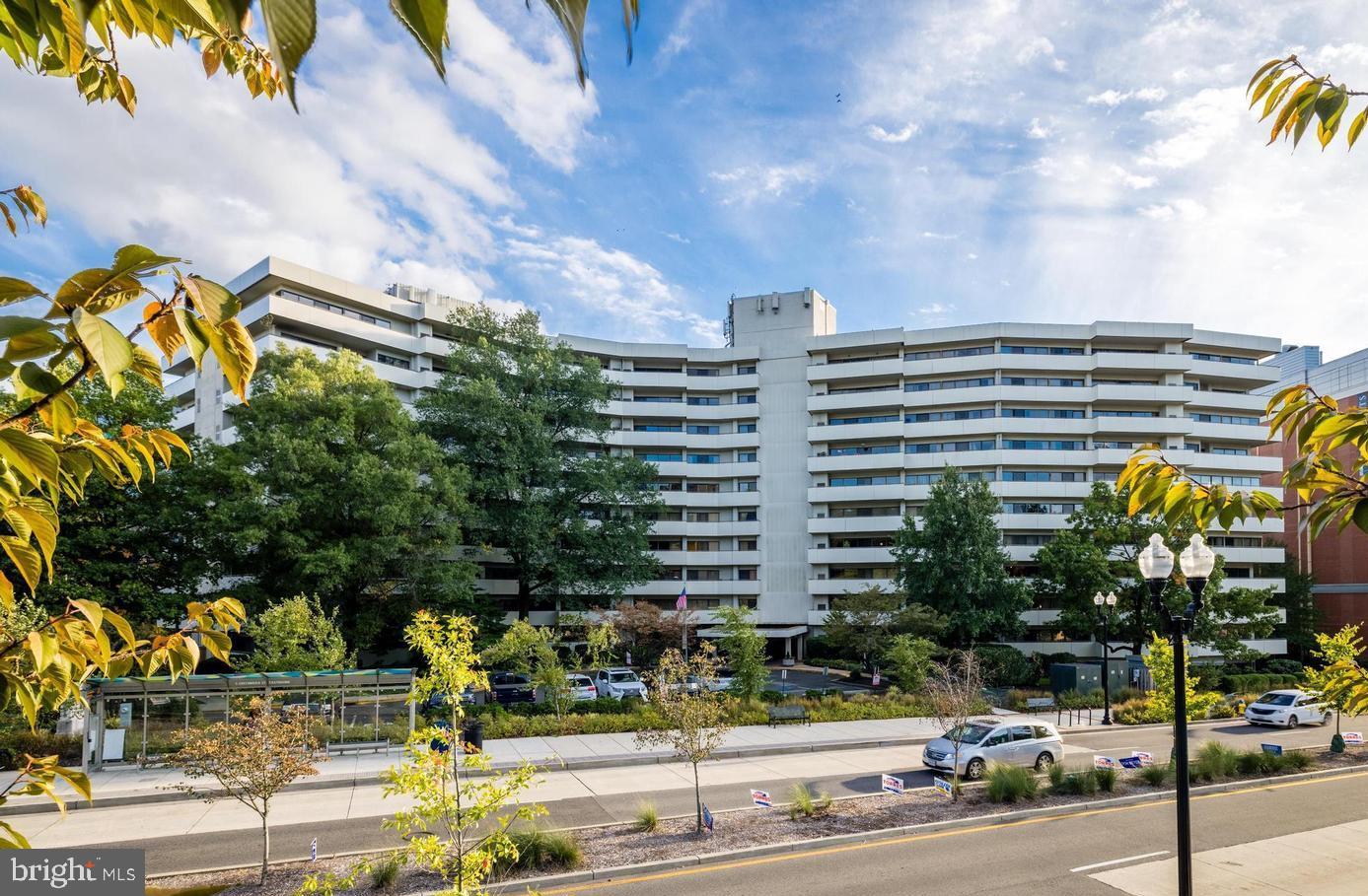 5300 COLUMBIA PIKE #T-12, ARLINGTON, Virginia 22204, 2 Bedrooms Bedrooms, ,2 BathroomsBathrooms,Residential,For sale,5300 COLUMBIA PIKE #T-12,VAAR2056418 MLS # VAAR2056418