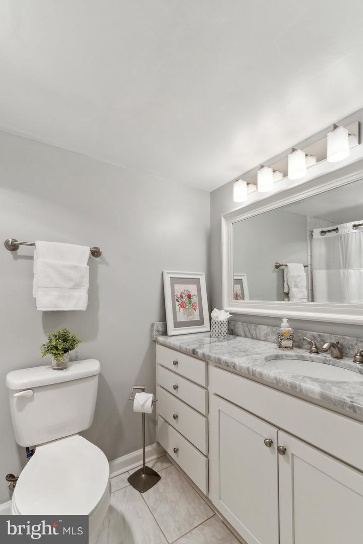 5300 COLUMBIA PIKE #T-12, ARLINGTON, Virginia 22204, 2 Bedrooms Bedrooms, ,2 BathroomsBathrooms,Residential,For sale,5300 COLUMBIA PIKE #T-12,VAAR2056418 MLS # VAAR2056418