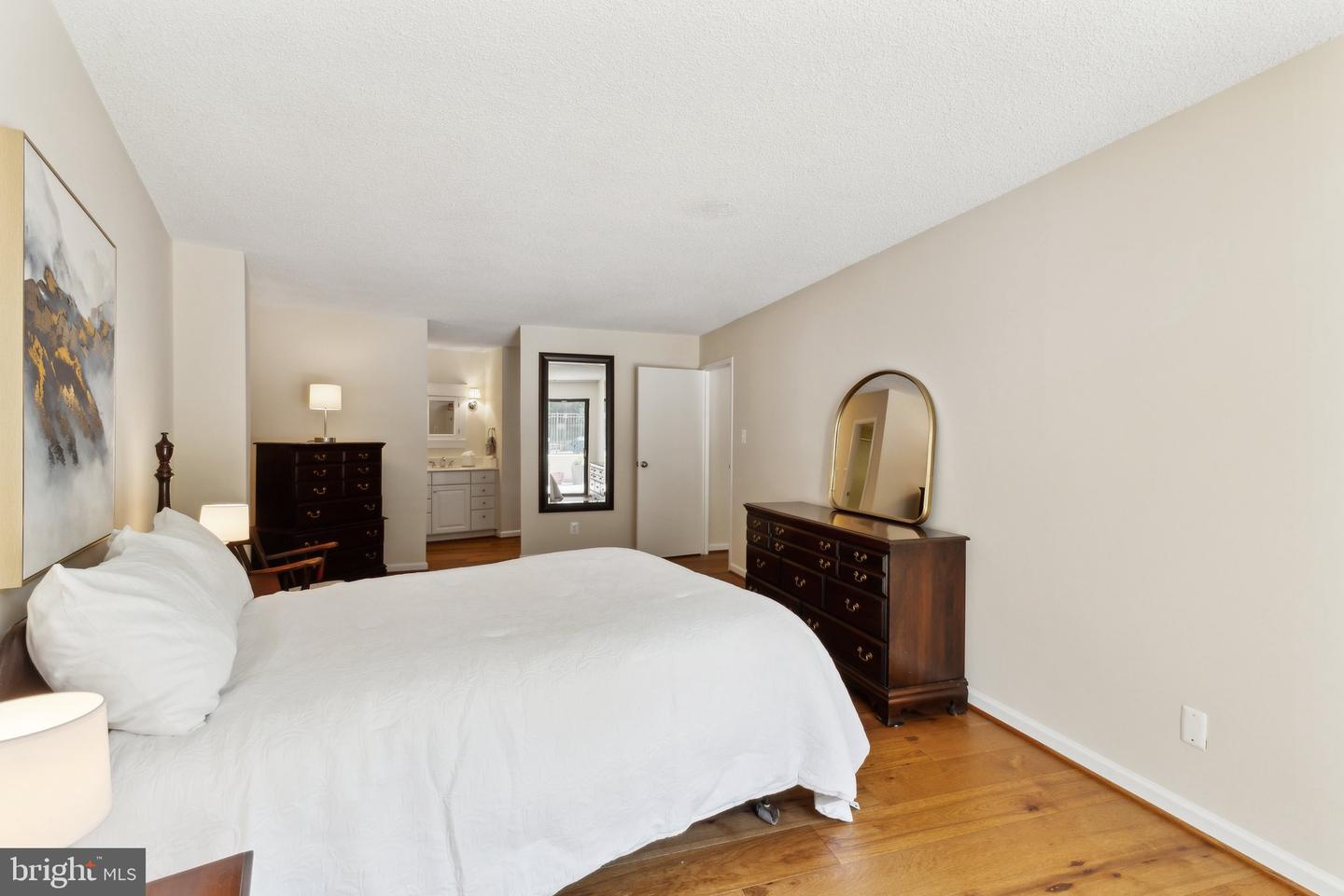 5300 COLUMBIA PIKE #T-12, ARLINGTON, Virginia 22204, 2 Bedrooms Bedrooms, ,2 BathroomsBathrooms,Residential,For sale,5300 COLUMBIA PIKE #T-12,VAAR2056418 MLS # VAAR2056418