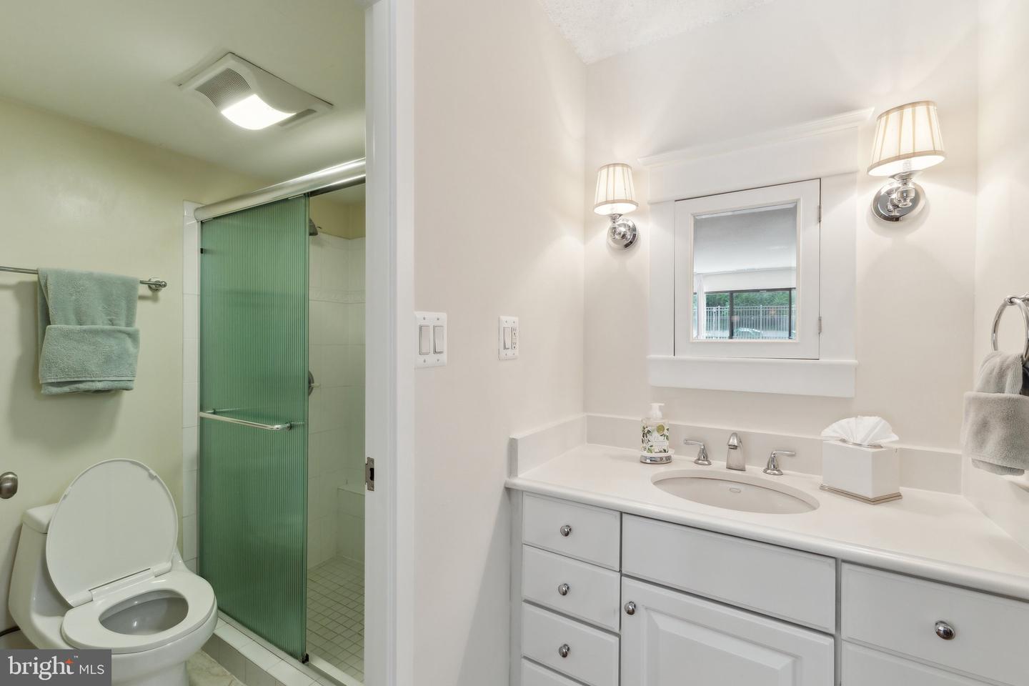 5300 COLUMBIA PIKE #T-12, ARLINGTON, Virginia 22204, 2 Bedrooms Bedrooms, ,2 BathroomsBathrooms,Residential,For sale,5300 COLUMBIA PIKE #T-12,VAAR2056418 MLS # VAAR2056418