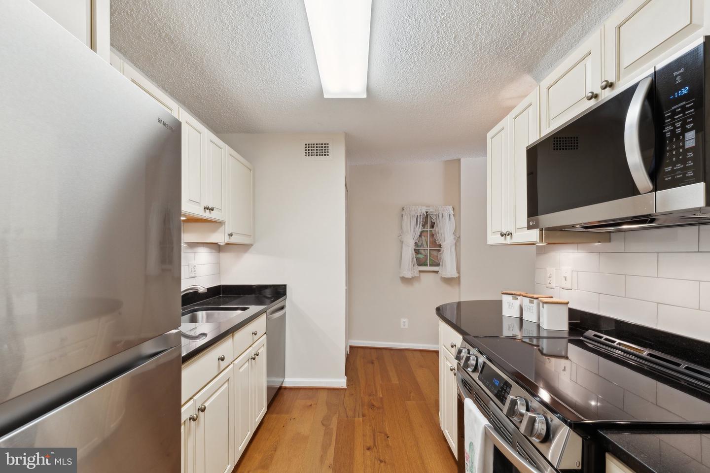 5300 COLUMBIA PIKE #T-12, ARLINGTON, Virginia 22204, 2 Bedrooms Bedrooms, ,2 BathroomsBathrooms,Residential,For sale,5300 COLUMBIA PIKE #T-12,VAAR2056418 MLS # VAAR2056418