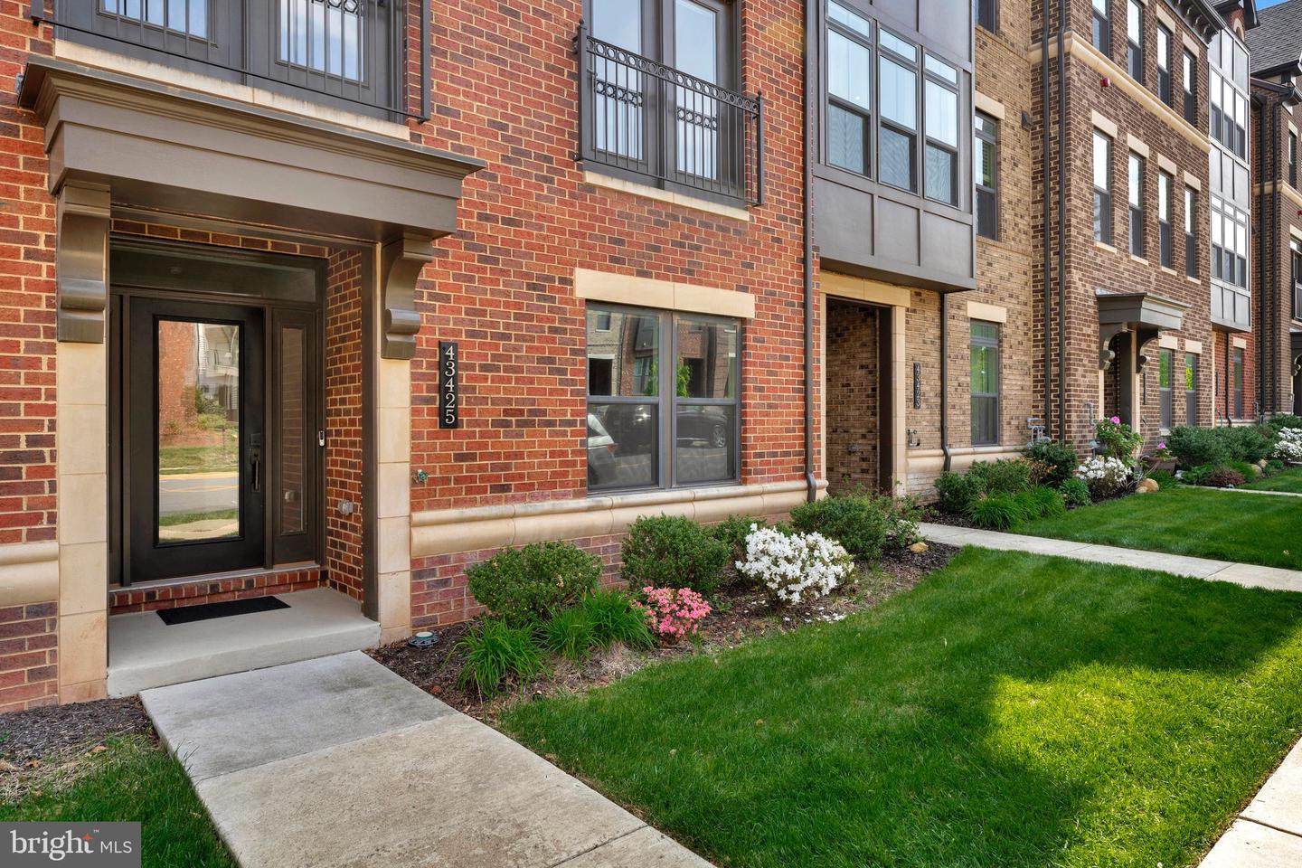 43425 GRANDMOORE ST, ASHBURN, Virginia 20148, 4 Bedrooms Bedrooms, 7 Rooms Rooms,3 BathroomsBathrooms,Residential,For sale,43425 GRANDMOORE ST,VALO2094634 MLS # VALO2094634