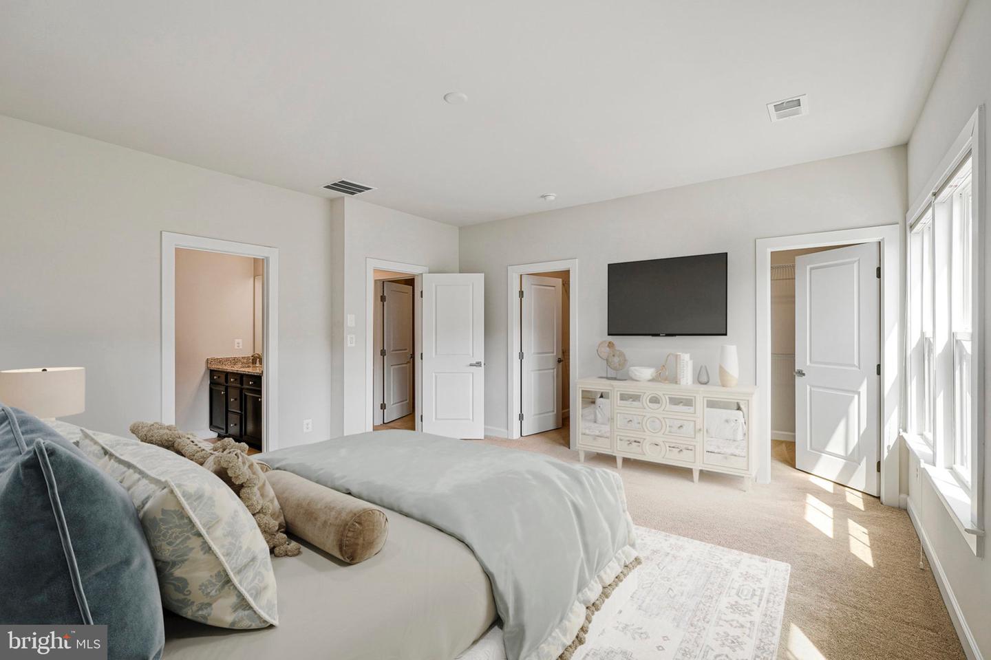 43425 GRANDMOORE ST, ASHBURN, Virginia 20148, 4 Bedrooms Bedrooms, 7 Rooms Rooms,3 BathroomsBathrooms,Residential,For sale,43425 GRANDMOORE ST,VALO2094634 MLS # VALO2094634