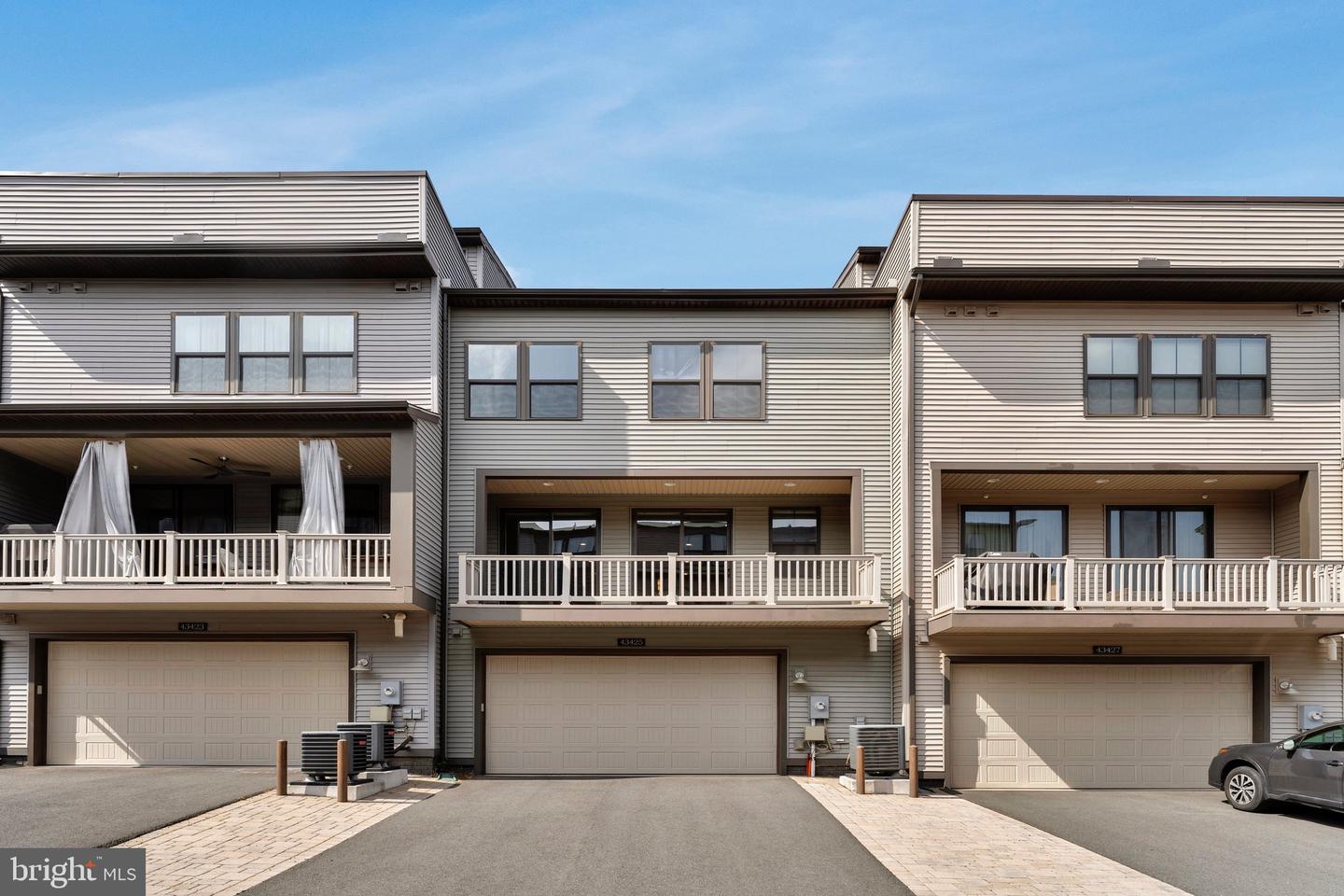 43425 GRANDMOORE ST, ASHBURN, Virginia 20148, 4 Bedrooms Bedrooms, 7 Rooms Rooms,3 BathroomsBathrooms,Residential,For sale,43425 GRANDMOORE ST,VALO2094634 MLS # VALO2094634