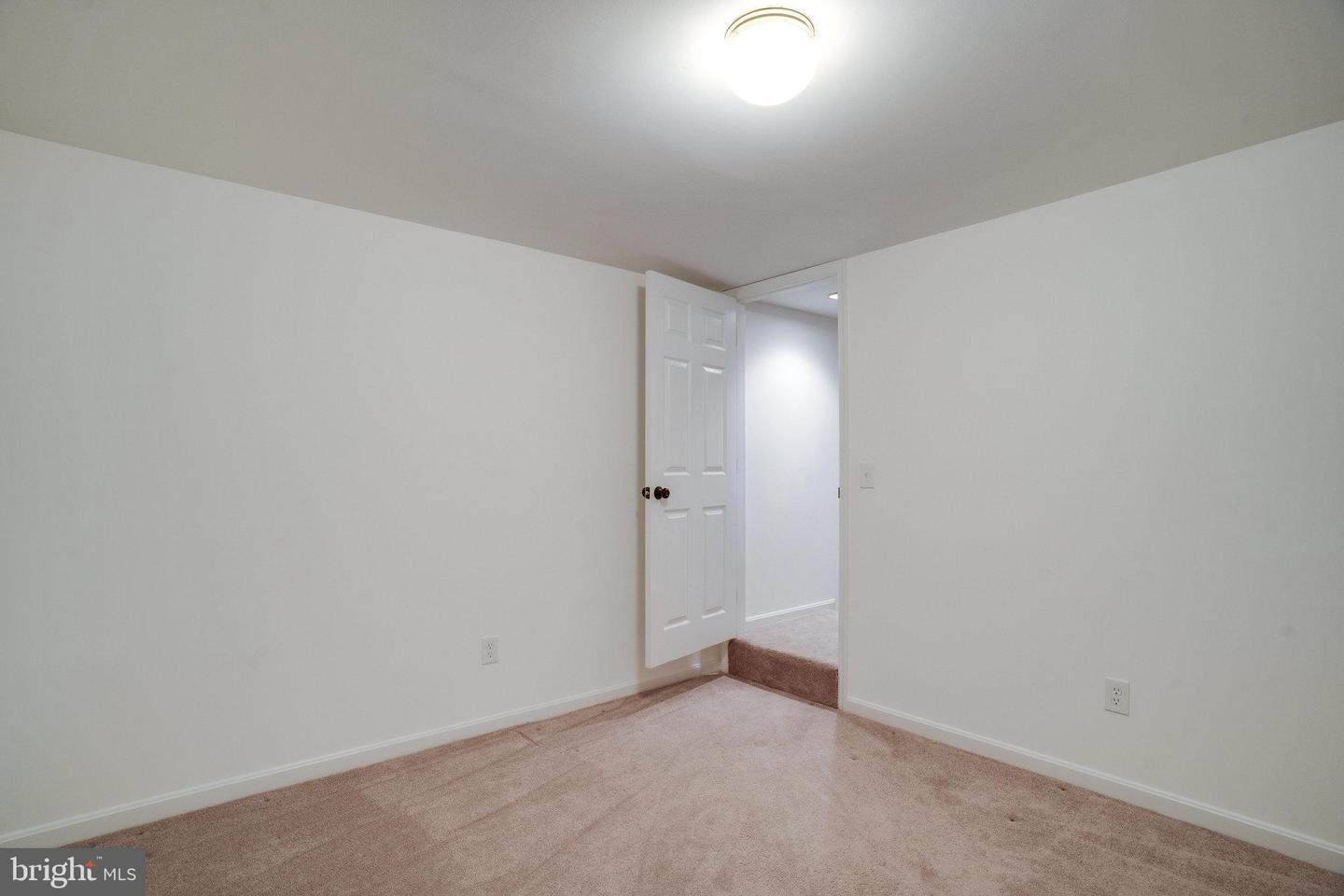 8916 LAKE BRADDOCK DR, BURKE, Virginia 22015, 4 Bedrooms Bedrooms, ,3 BathroomsBathrooms,Residential,For sale,8916 LAKE BRADDOCK DR,VAFX2236606 MLS # VAFX2236606