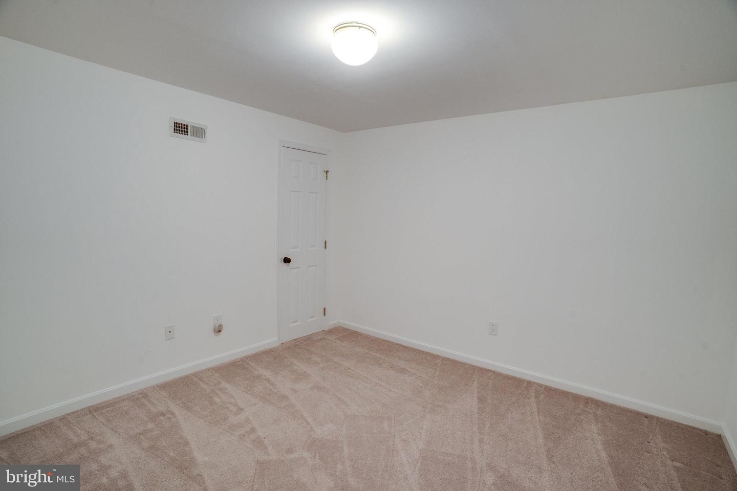 8916 LAKE BRADDOCK DR, BURKE, Virginia 22015, 4 Bedrooms Bedrooms, ,3 BathroomsBathrooms,Residential,For sale,8916 LAKE BRADDOCK DR,VAFX2236606 MLS # VAFX2236606