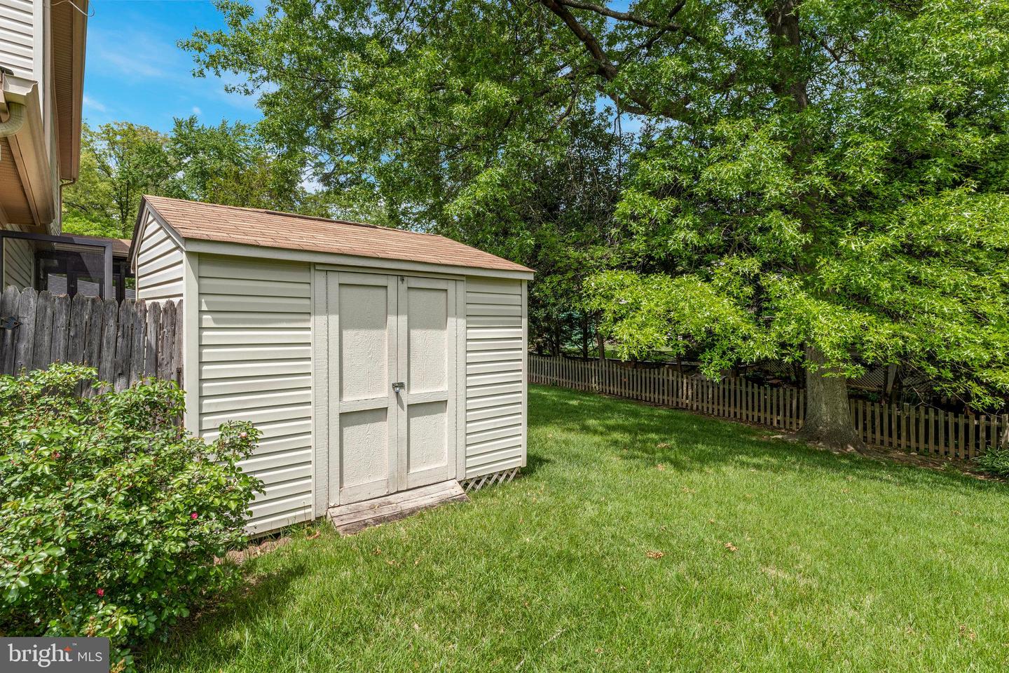 8916 LAKE BRADDOCK DR, BURKE, Virginia 22015, 4 Bedrooms Bedrooms, ,3 BathroomsBathrooms,Residential,For sale,8916 LAKE BRADDOCK DR,VAFX2236606 MLS # VAFX2236606