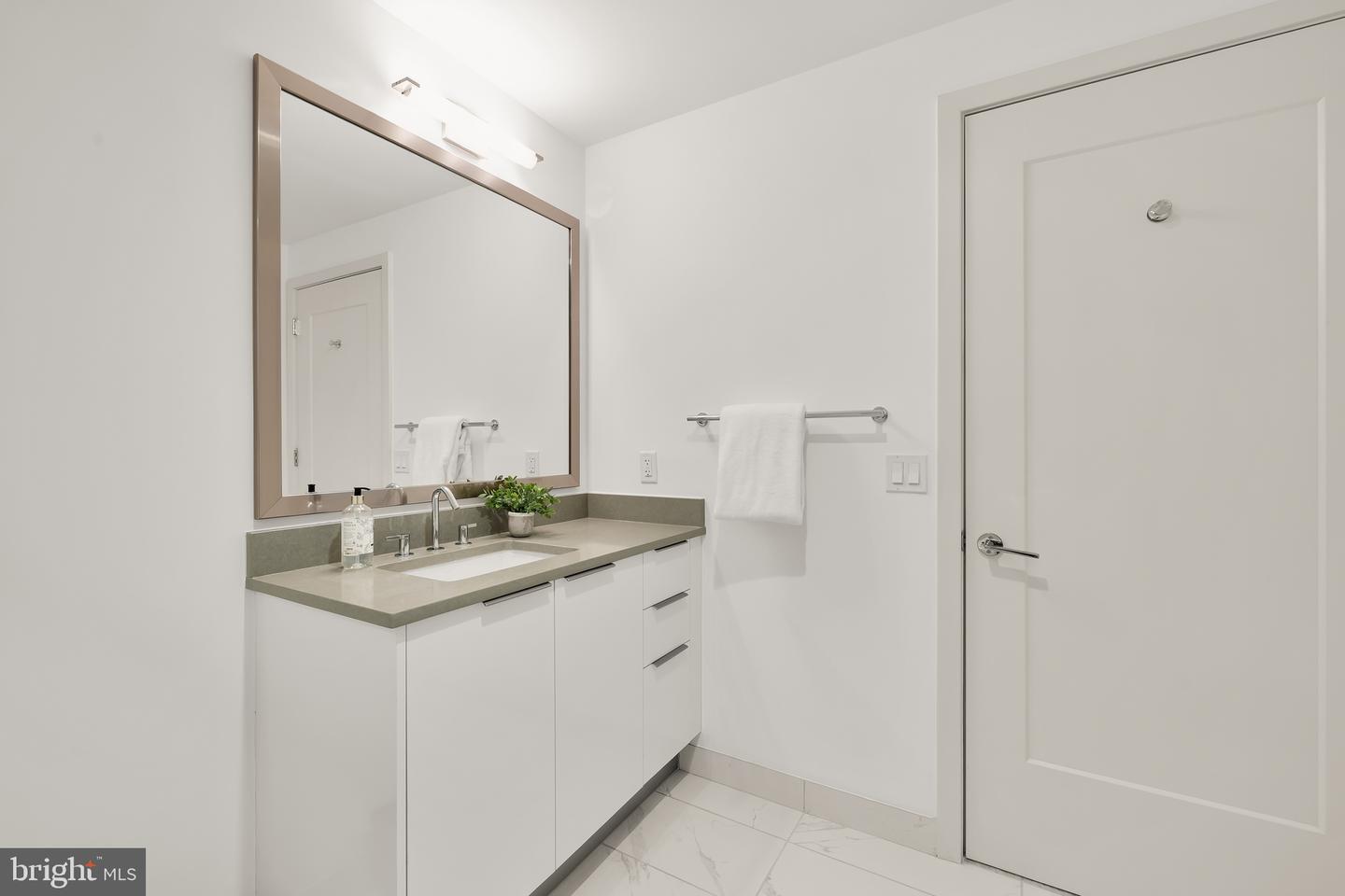 45 SUTTON SQ SW #906, WASHINGTON, District Of Columbia 20024, 2 Bedrooms Bedrooms, 3 Rooms Rooms,2 BathroomsBathrooms,Residential,For sale,45 SUTTON SQ SW #906,DCDC2197346 MLS # DCDC2197346