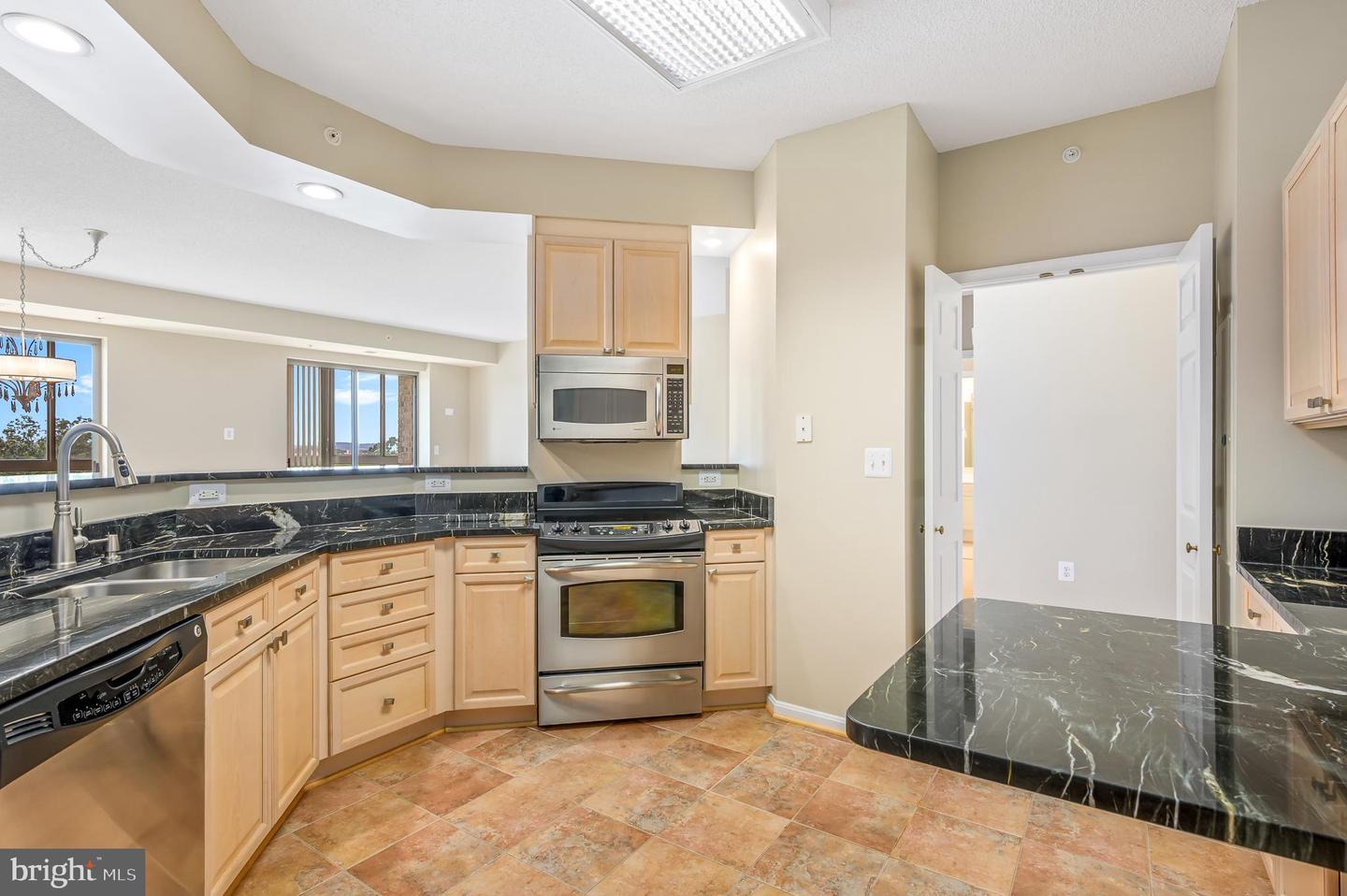 19355 CYPRESS RIDGE TER #720, LEESBURG, Virginia 20176, 3 Bedrooms Bedrooms, ,2 BathroomsBathrooms,Residential,For sale,19355 CYPRESS RIDGE TER #720,VALO2094838 MLS # VALO2094838