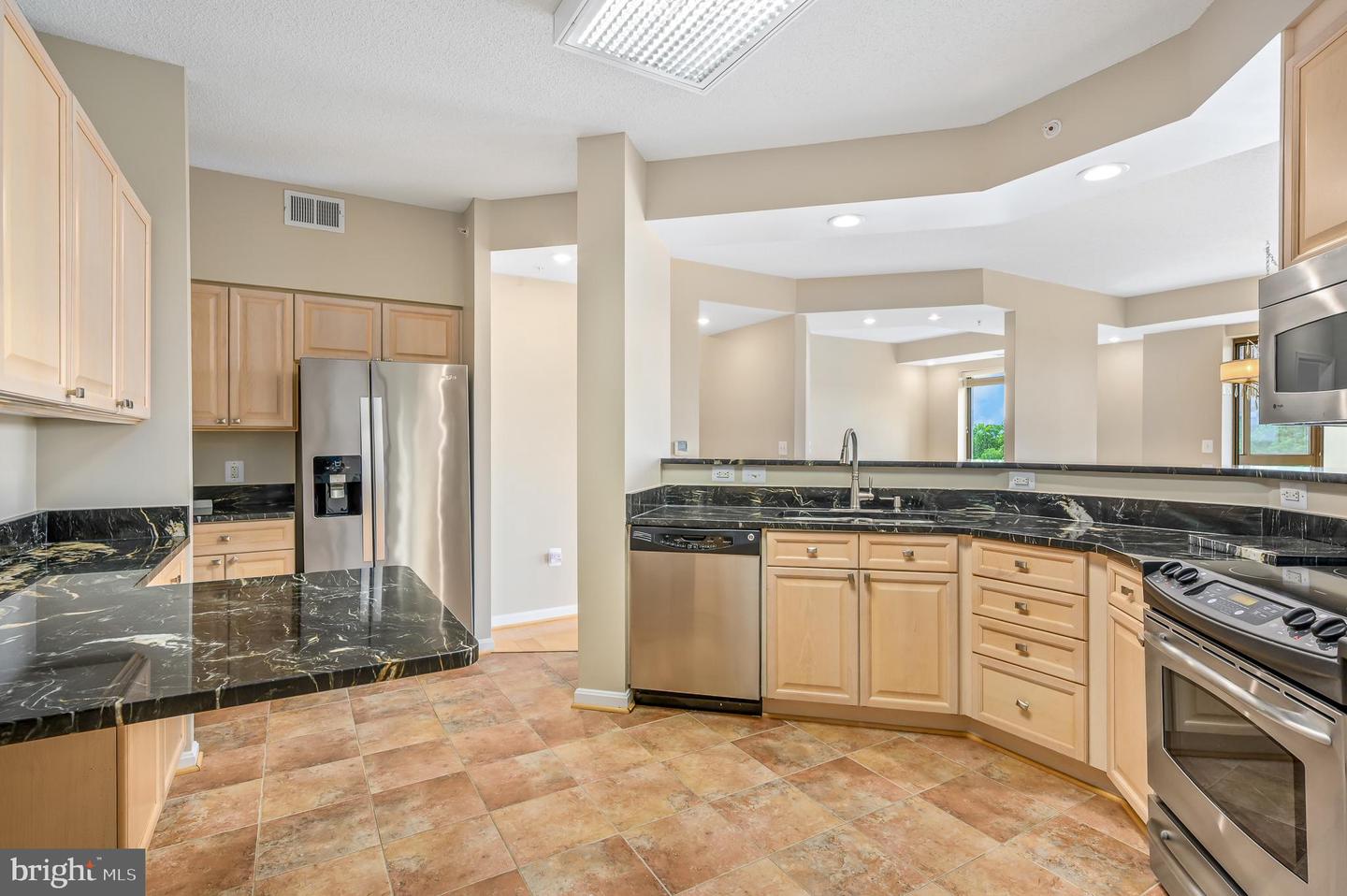 19355 CYPRESS RIDGE TER #720, LEESBURG, Virginia 20176, 3 Bedrooms Bedrooms, ,2 BathroomsBathrooms,Residential,For sale,19355 CYPRESS RIDGE TER #720,VALO2094838 MLS # VALO2094838