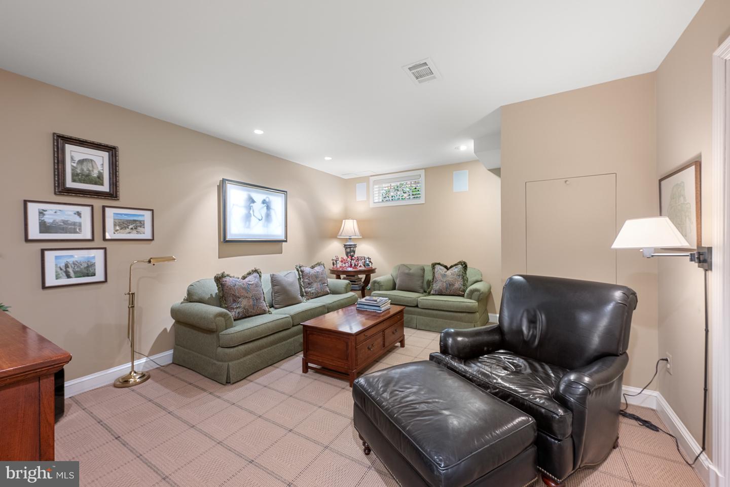 4360 WESTOVER PL NW, WASHINGTON, District Of Columbia 20016, 3 Bedrooms Bedrooms, ,3 BathroomsBathrooms,Residential,For sale,4360 WESTOVER PL NW,DCDC2197432 MLS # DCDC2197432