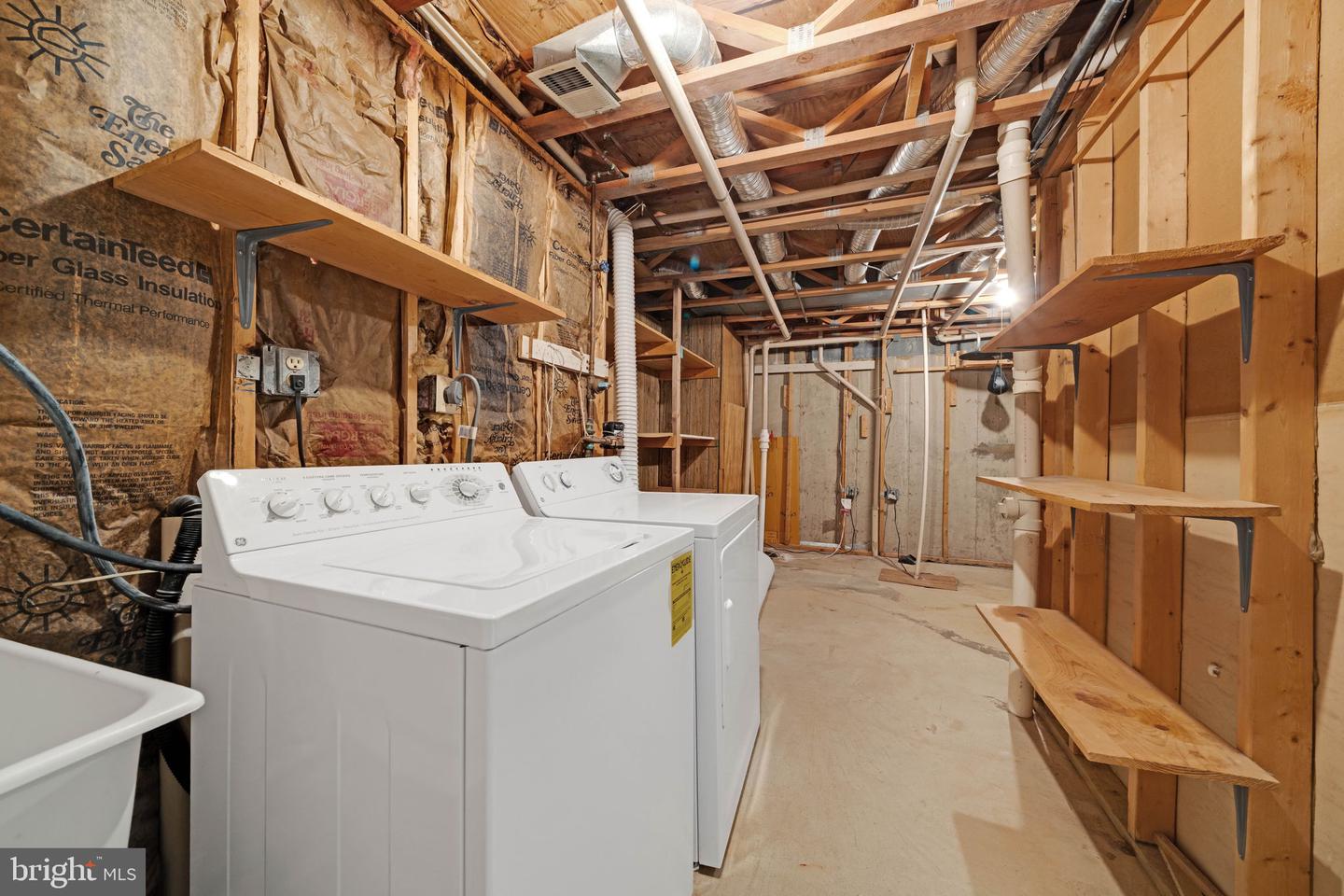 9120 GALBRETH CT, SPRINGFIELD, Virginia 22153, 3 Bedrooms Bedrooms, ,2 BathroomsBathrooms,Residential,For sale,9120 GALBRETH CT,VAFX2236846 MLS # VAFX2236846