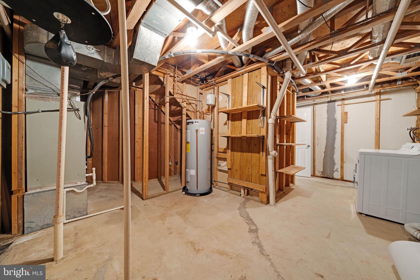 9120 GALBRETH CT, SPRINGFIELD, Virginia 22153, 3 Bedrooms Bedrooms, ,2 BathroomsBathrooms,Residential,For sale,9120 GALBRETH CT,VAFX2236846 MLS # VAFX2236846