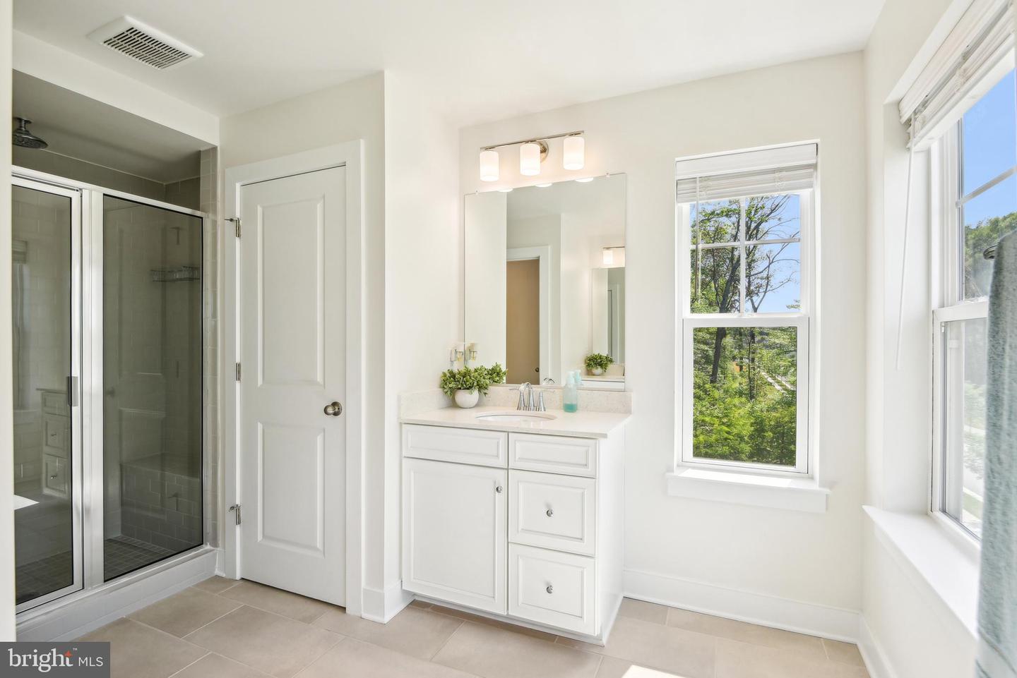 1579 MEADOWLARK GLEN RD, DUMFRIES, Virginia 22026, 4 Bedrooms Bedrooms, ,3 BathroomsBathrooms,Residential,For sale,1579 MEADOWLARK GLEN RD,VAPW2093282 MLS # VAPW2093282