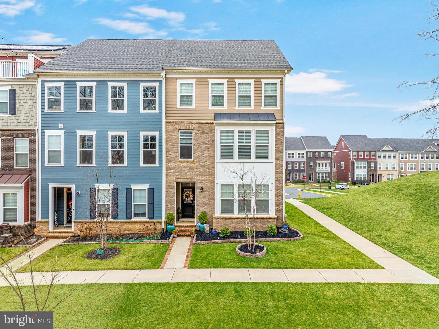 1579 MEADOWLARK GLEN RD, DUMFRIES, Virginia 22026, 4 Bedrooms Bedrooms, ,3 BathroomsBathrooms,Residential,For sale,1579 MEADOWLARK GLEN RD,VAPW2093282 MLS # VAPW2093282