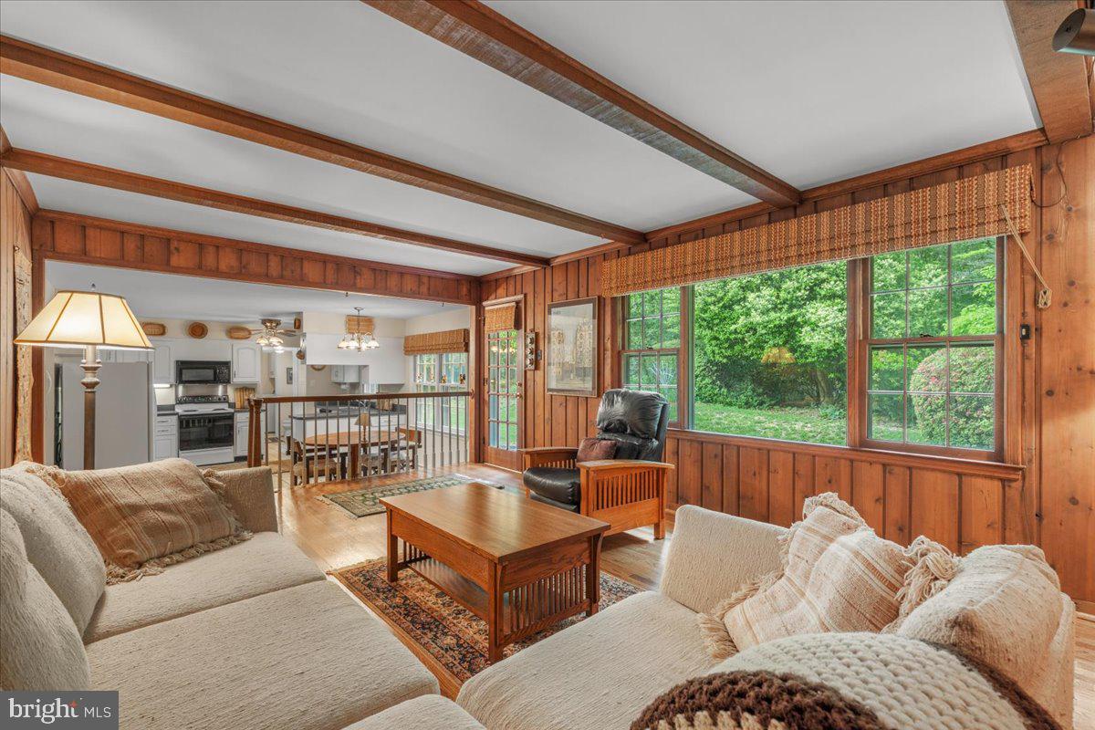 8212 CHIVALRY RD, ANNANDALE, Virginia 22003, 4 Bedrooms Bedrooms, ,2 BathroomsBathrooms,Residential,For sale,8212 CHIVALRY RD,VAFX2237006 MLS # VAFX2237006