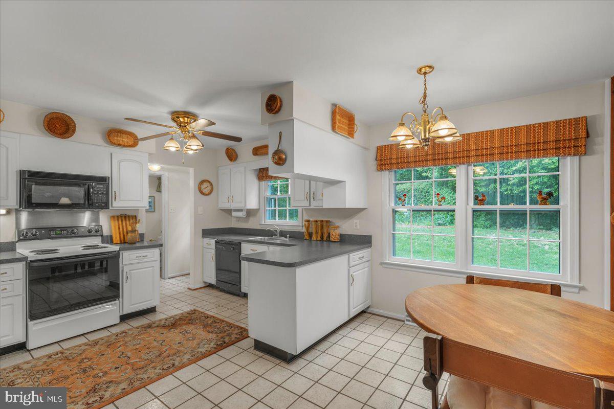 8212 CHIVALRY RD, ANNANDALE, Virginia 22003, 4 Bedrooms Bedrooms, ,2 BathroomsBathrooms,Residential,For sale,8212 CHIVALRY RD,VAFX2237006 MLS # VAFX2237006