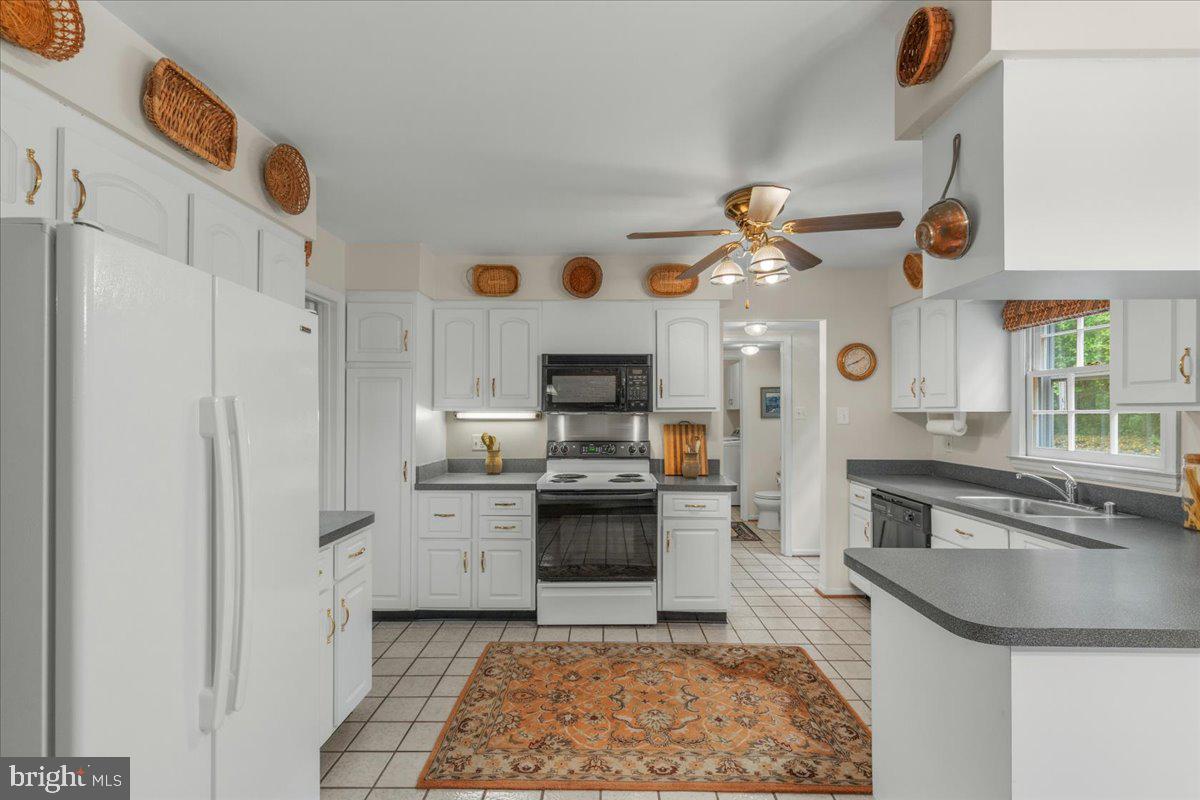 8212 CHIVALRY RD, ANNANDALE, Virginia 22003, 4 Bedrooms Bedrooms, ,2 BathroomsBathrooms,Residential,For sale,8212 CHIVALRY RD,VAFX2237006 MLS # VAFX2237006