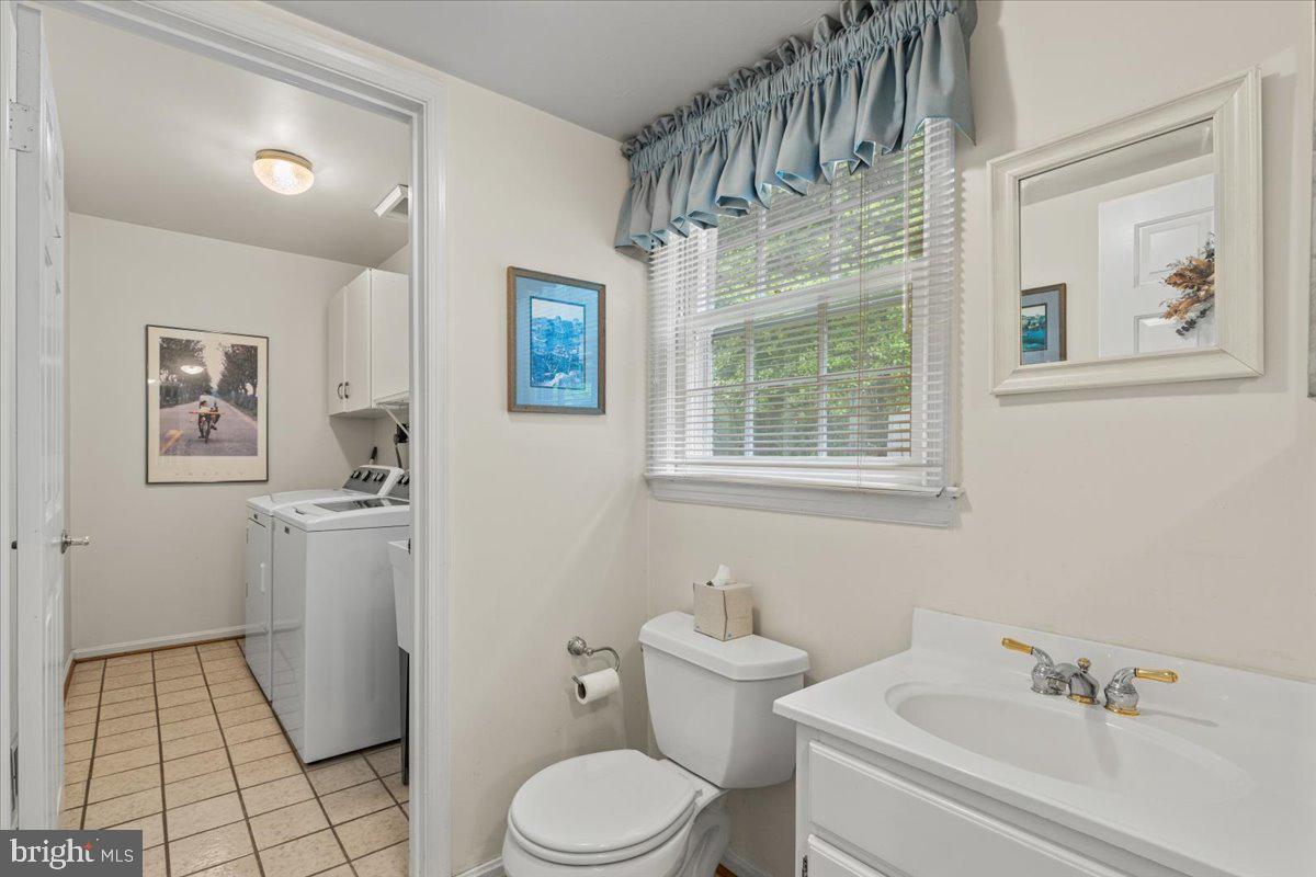 8212 CHIVALRY RD, ANNANDALE, Virginia 22003, 4 Bedrooms Bedrooms, ,2 BathroomsBathrooms,Residential,For sale,8212 CHIVALRY RD,VAFX2237006 MLS # VAFX2237006