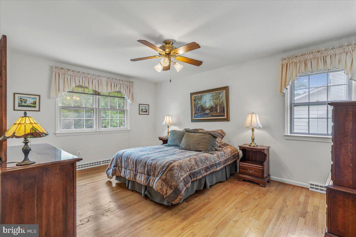 8212 CHIVALRY RD, ANNANDALE, Virginia 22003, 4 Bedrooms Bedrooms, ,2 BathroomsBathrooms,Residential,For sale,8212 CHIVALRY RD,VAFX2237006 MLS # VAFX2237006