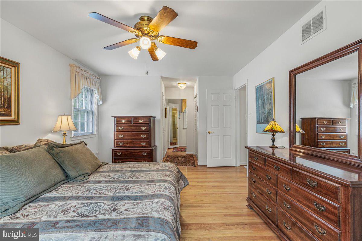 8212 CHIVALRY RD, ANNANDALE, Virginia 22003, 4 Bedrooms Bedrooms, ,2 BathroomsBathrooms,Residential,For sale,8212 CHIVALRY RD,VAFX2237006 MLS # VAFX2237006