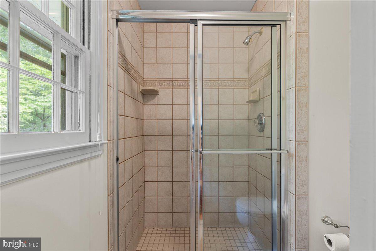 8212 CHIVALRY RD, ANNANDALE, Virginia 22003, 4 Bedrooms Bedrooms, ,2 BathroomsBathrooms,Residential,For sale,8212 CHIVALRY RD,VAFX2237006 MLS # VAFX2237006