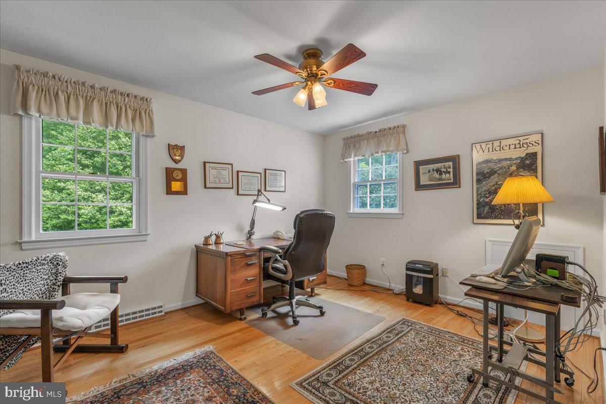 8212 CHIVALRY RD, ANNANDALE, Virginia 22003, 4 Bedrooms Bedrooms, ,2 BathroomsBathrooms,Residential,For sale,8212 CHIVALRY RD,VAFX2237006 MLS # VAFX2237006