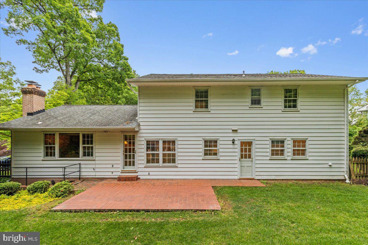 8212 CHIVALRY RD, ANNANDALE, Virginia 22003, 4 Bedrooms Bedrooms, ,2 BathroomsBathrooms,Residential,For sale,8212 CHIVALRY RD,VAFX2237006 MLS # VAFX2237006