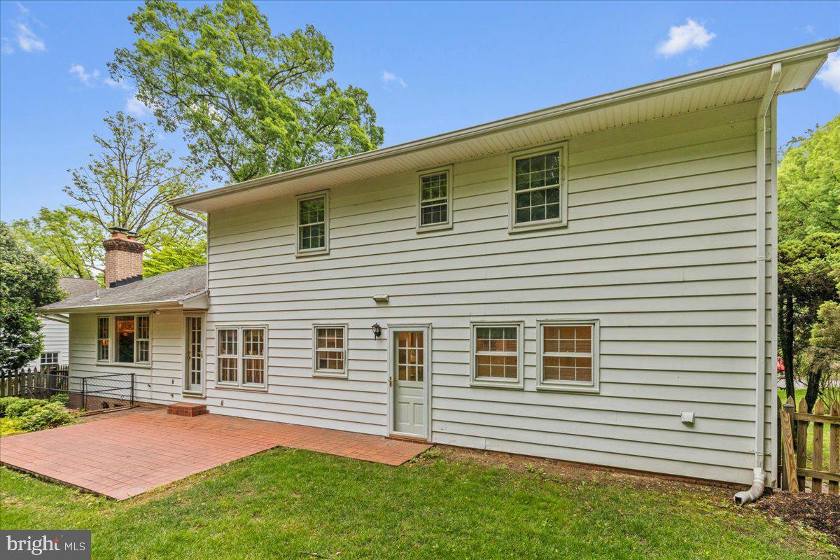 8212 CHIVALRY RD, ANNANDALE, Virginia 22003, 4 Bedrooms Bedrooms, ,2 BathroomsBathrooms,Residential,For sale,8212 CHIVALRY RD,VAFX2237006 MLS # VAFX2237006