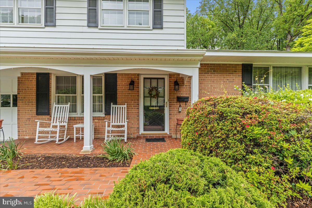 8212 CHIVALRY RD, ANNANDALE, Virginia 22003, 4 Bedrooms Bedrooms, ,2 BathroomsBathrooms,Residential,For sale,8212 CHIVALRY RD,VAFX2237006 MLS # VAFX2237006