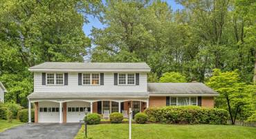8212 CHIVALRY RD, ANNANDALE, Virginia 22003, 4 Bedrooms Bedrooms, ,2 BathroomsBathrooms,Residential,For sale,8212 CHIVALRY RD,VAFX2237006 MLS # VAFX2237006
