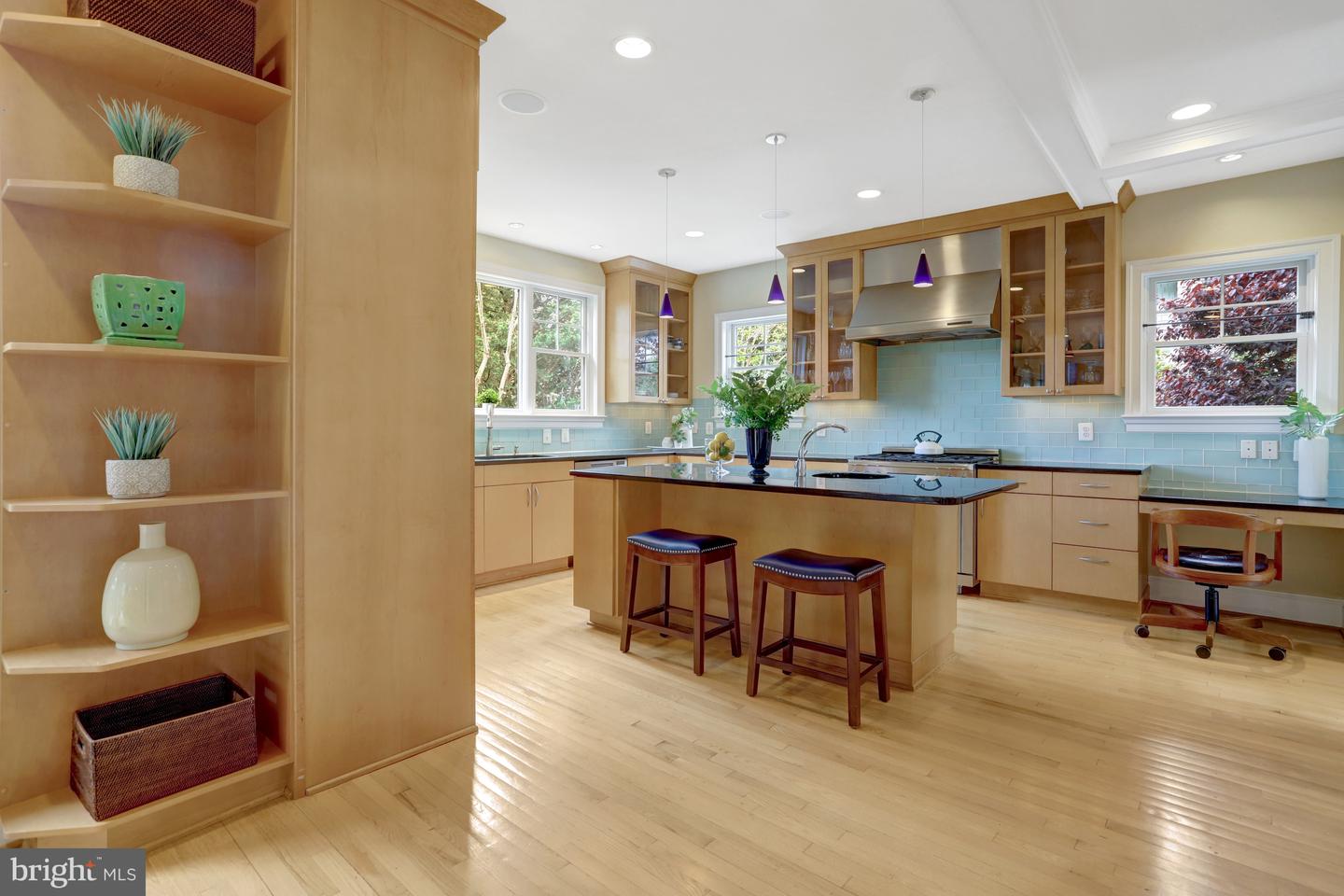 3002 2ND ST N, ARLINGTON, Virginia 22201, 4 Bedrooms Bedrooms, ,5 BathroomsBathrooms,Residential,For sale,3002 2ND ST N,VAAR2056712 MLS # VAAR2056712