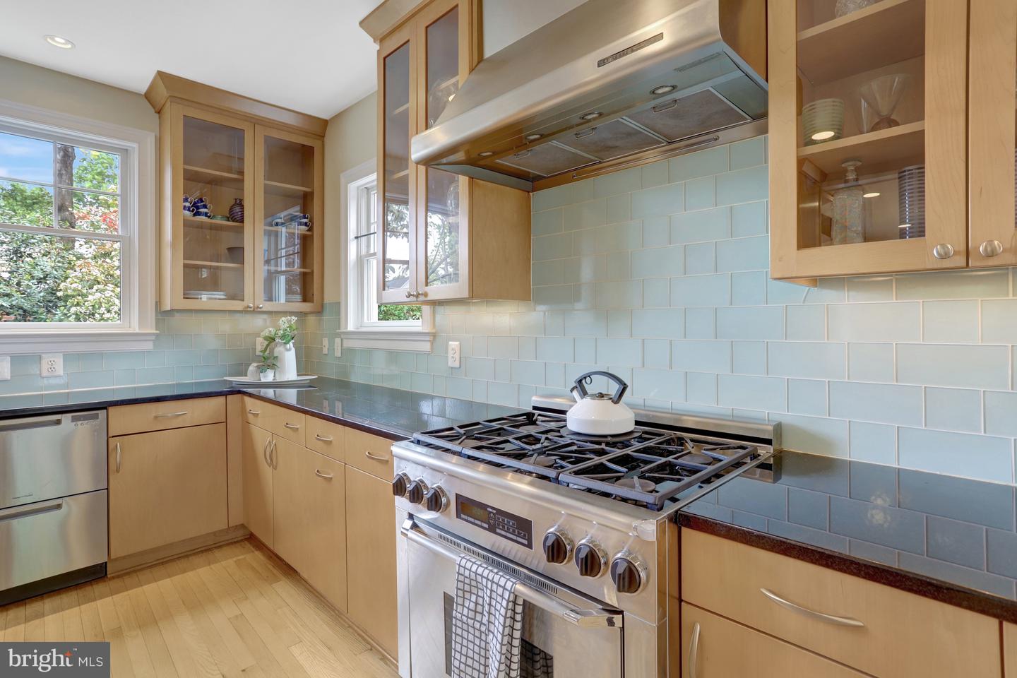 3002 2ND ST N, ARLINGTON, Virginia 22201, 4 Bedrooms Bedrooms, ,5 BathroomsBathrooms,Residential,For sale,3002 2ND ST N,VAAR2056712 MLS # VAAR2056712