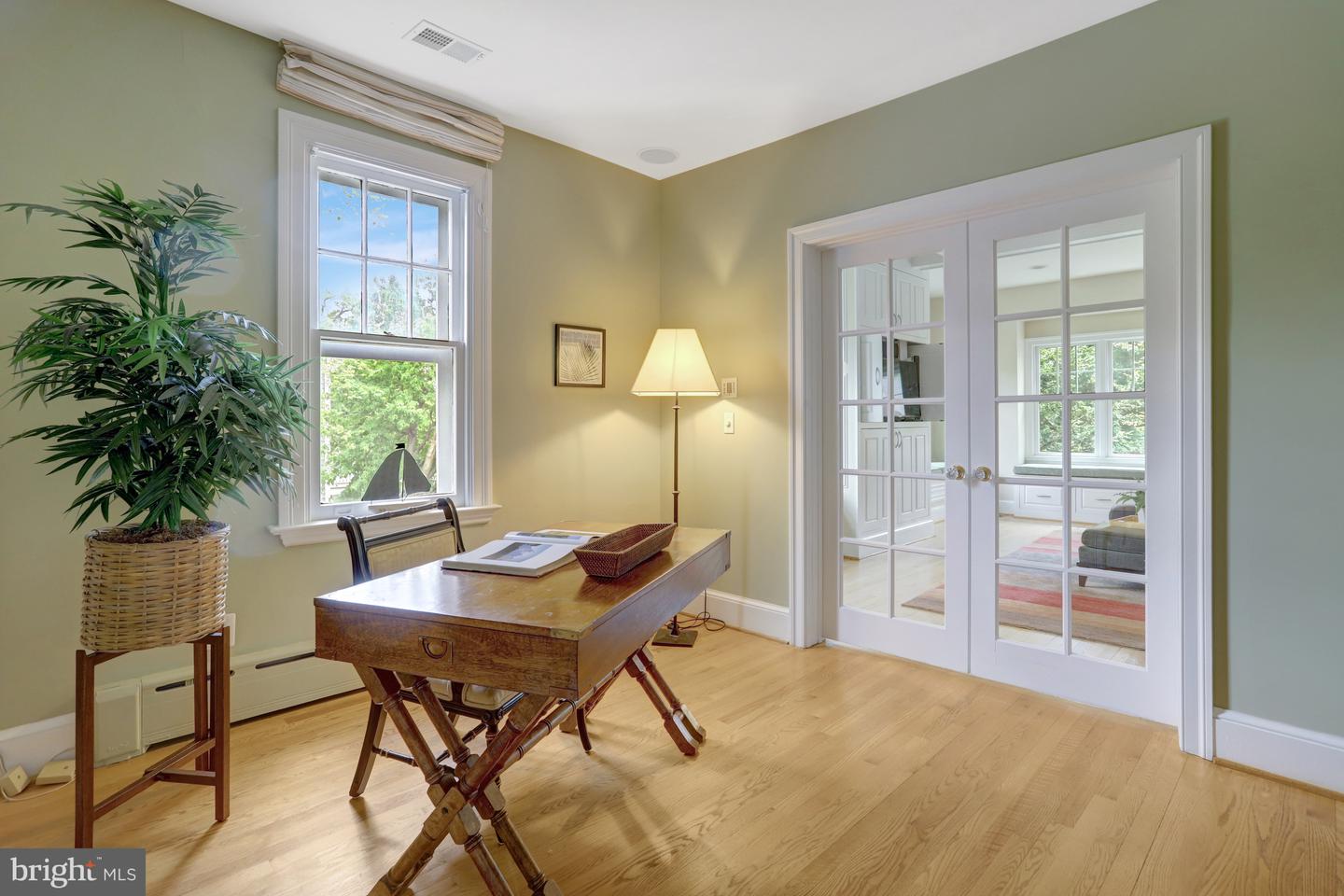 3002 2ND ST N, ARLINGTON, Virginia 22201, 4 Bedrooms Bedrooms, ,5 BathroomsBathrooms,Residential,For sale,3002 2ND ST N,VAAR2056712 MLS # VAAR2056712